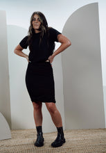 Load image into Gallery viewer, The Simple Set (Black)
